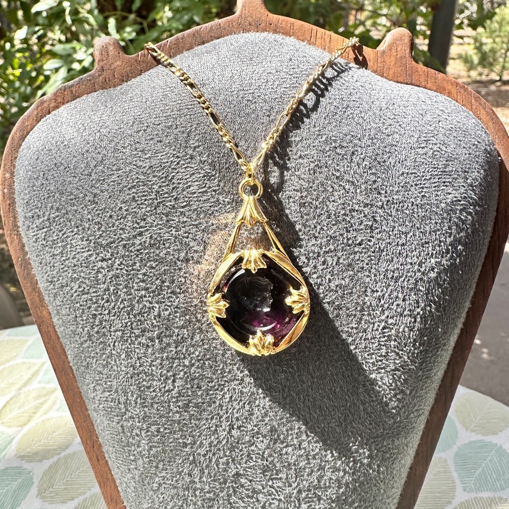Gothic Halloween Vintage Avon Intaglio Cameo Necklace